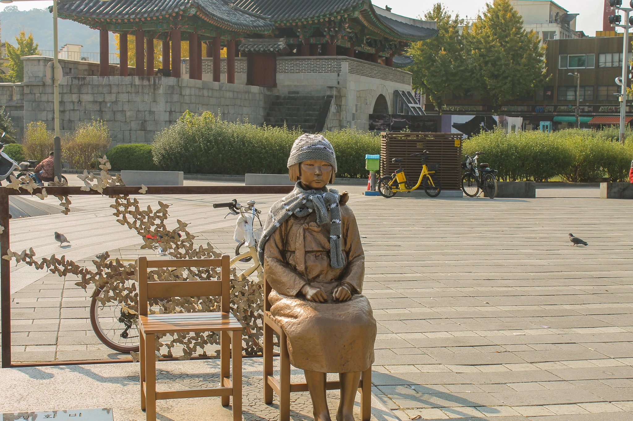 petite fille gate jeonju